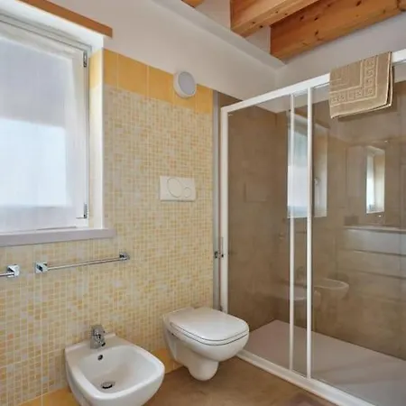 Leone Apartman