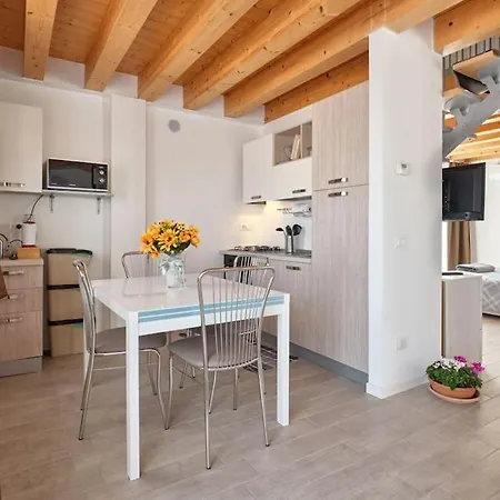 Apartman Leone *